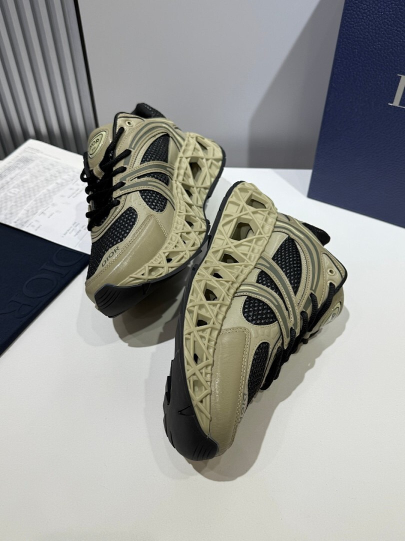 DR B35 NXXT sneaker