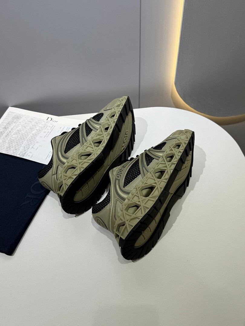 DR B35 NXXT sneaker