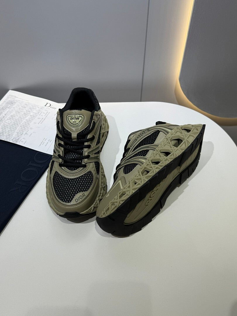 DR B35 NXXT sneaker