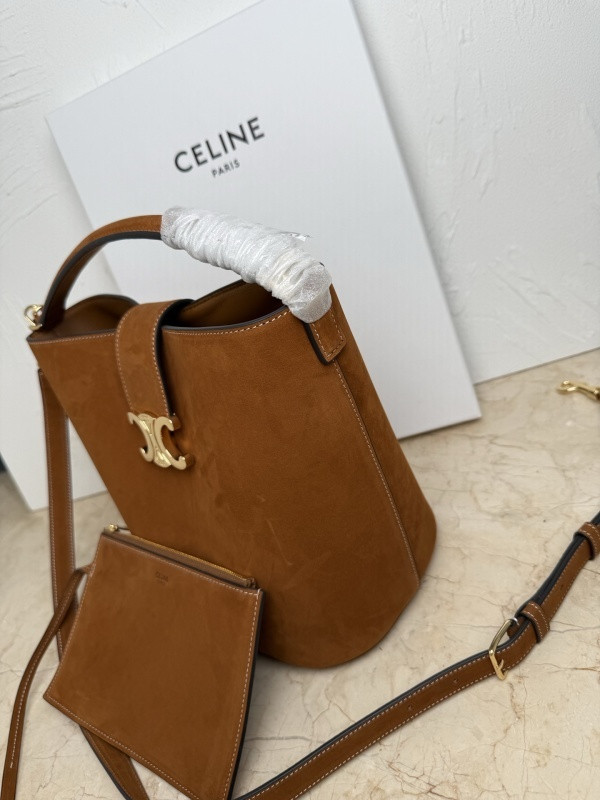 medium bucket L0vise in nubuck calfskin