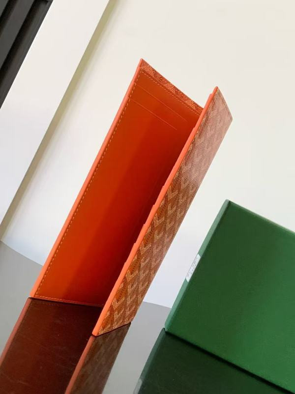 G09ard saint-roch long wallet