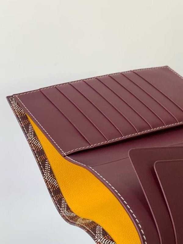 G09ard saint-roch long wallet