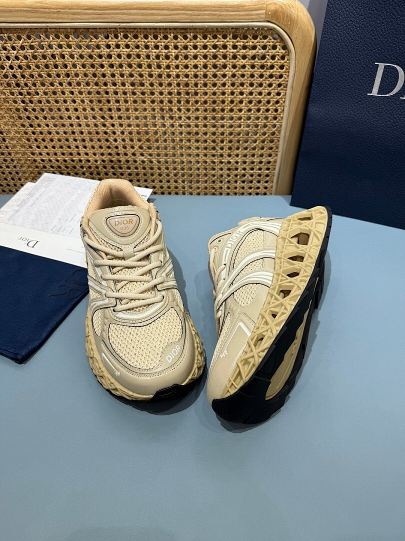 DR B35 NXXT sneaker