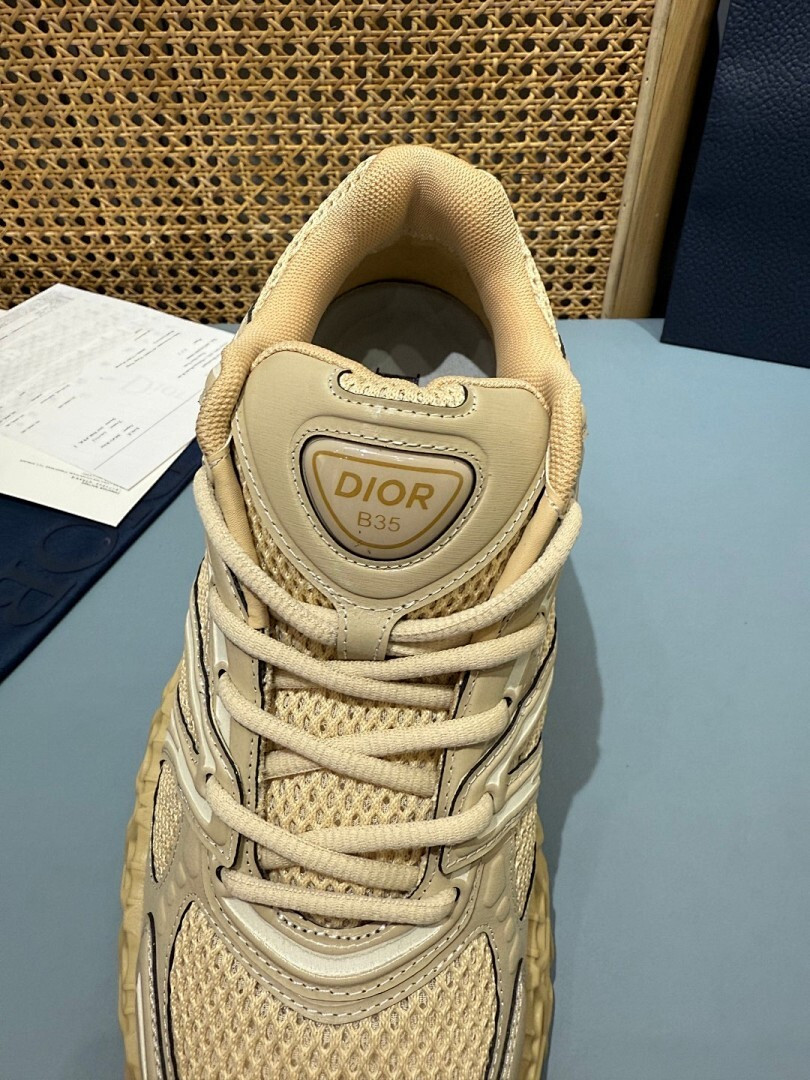 DR B35 NXXT sneaker