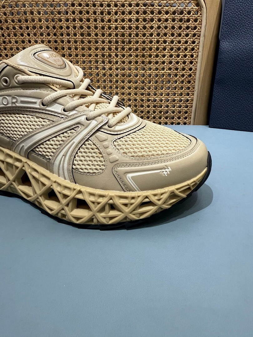 DR B35 NXXT sneaker