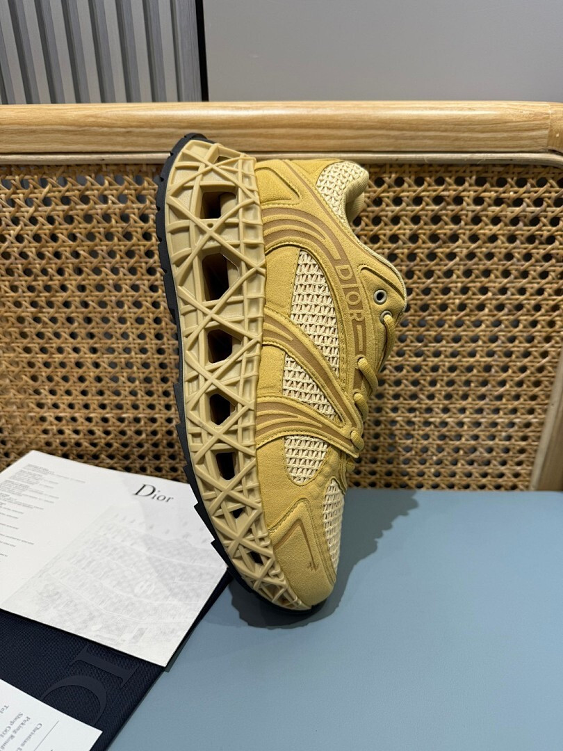 DR B35 NXXT sneaker