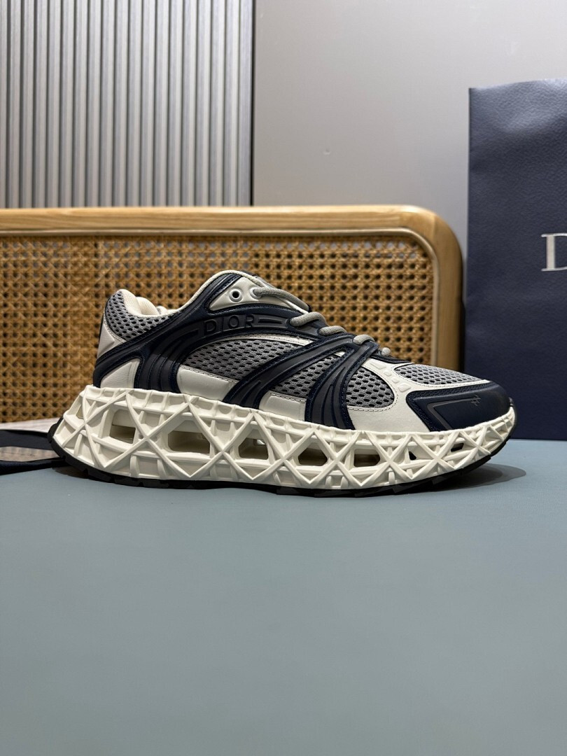 DR B35 NXXT sneaker