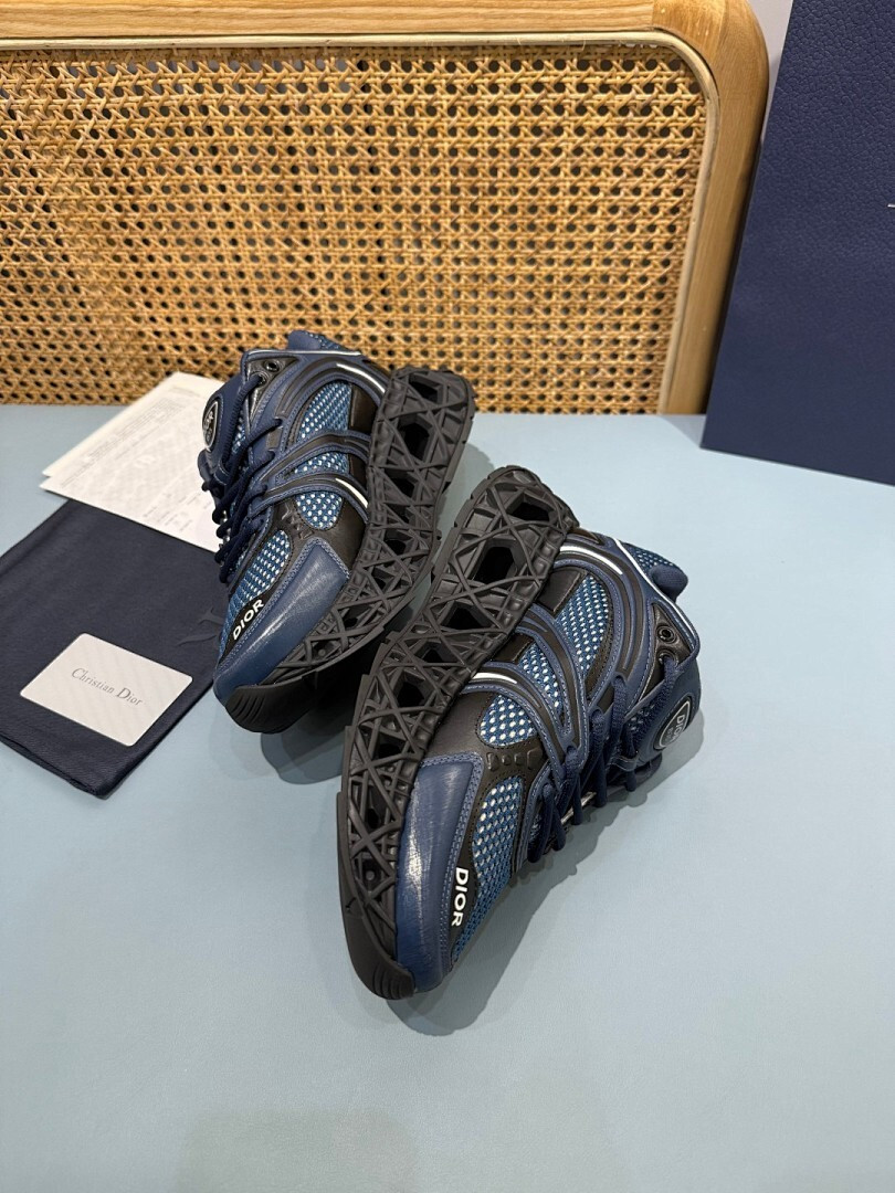 DR B35 NXXT sneaker