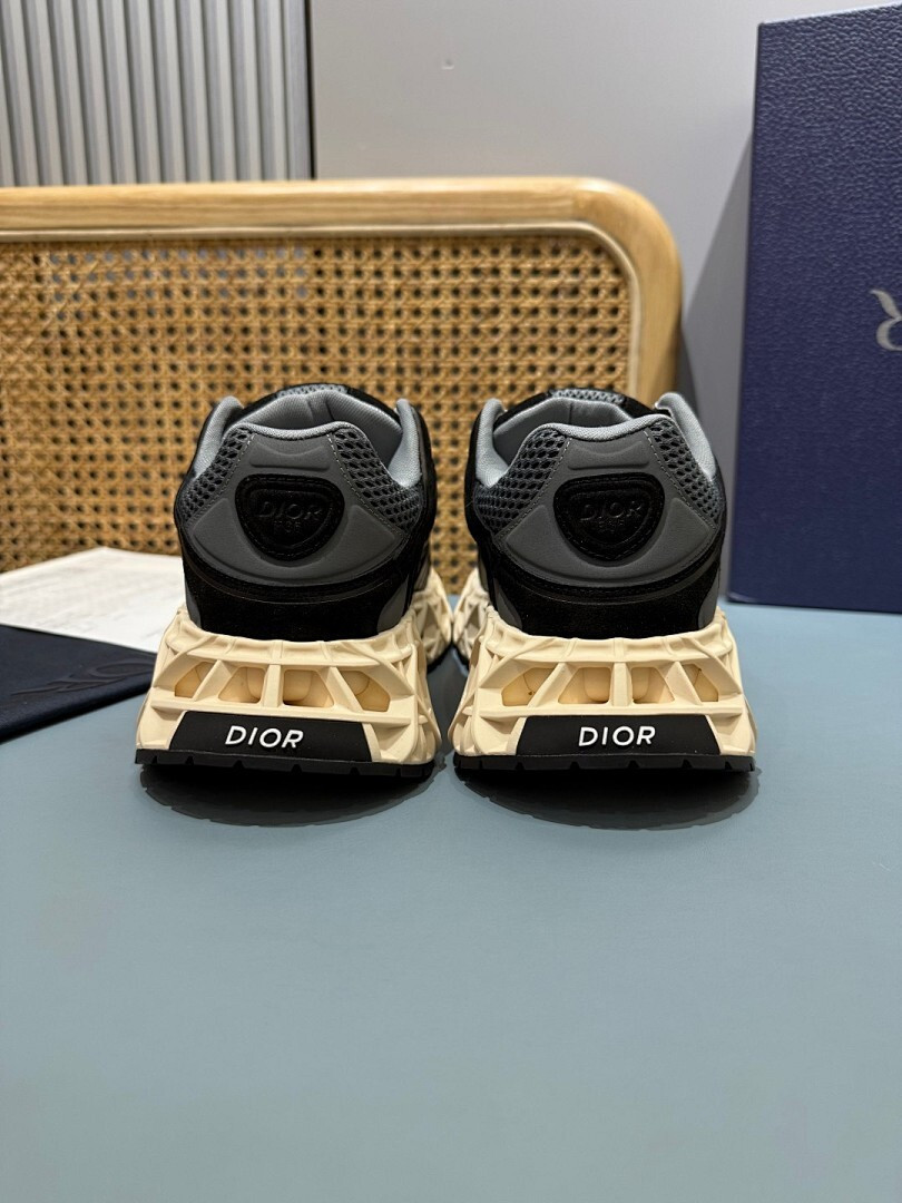 DR B35 NXXT sneaker