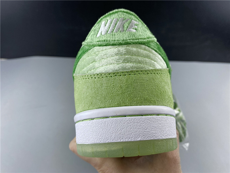 Nike SB Dunk Low PRO QS StrangeLove Skateboards CT2552-300