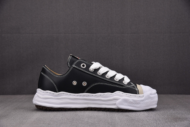 Ma*s*n mihara sneakers(Ma*s*n hank og sole black white)