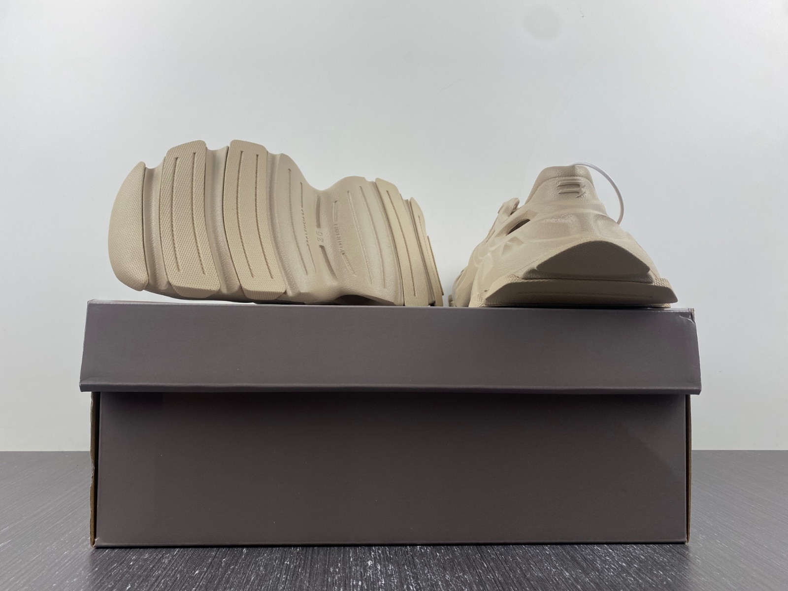 Ba*len*cia*ga blc* hd lace-up sneaker 702416w3ces9300