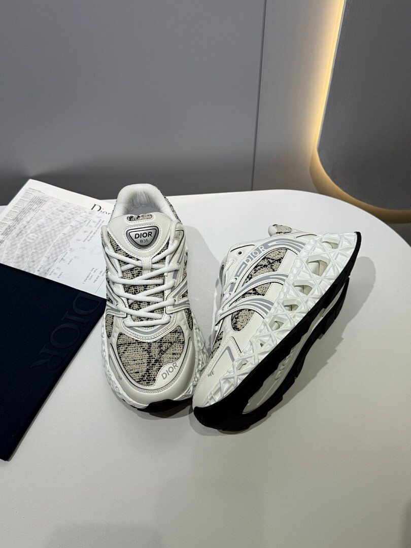 DR B35 NXXT sneaker