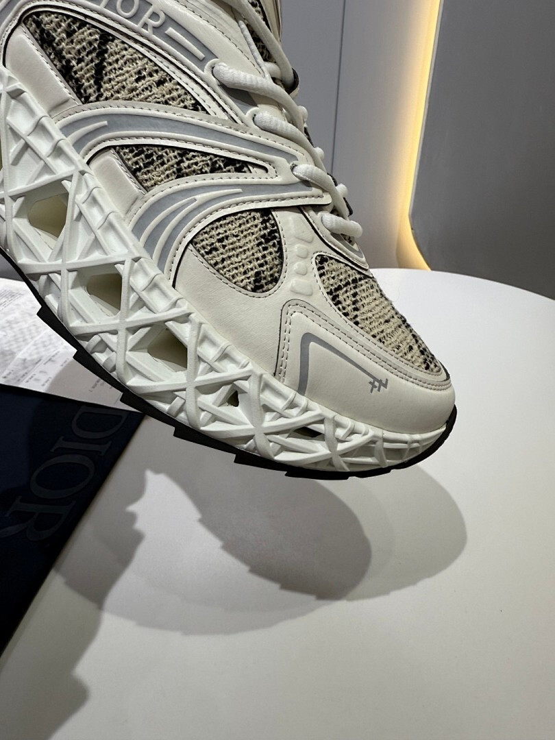 DR B35 NXXT sneaker