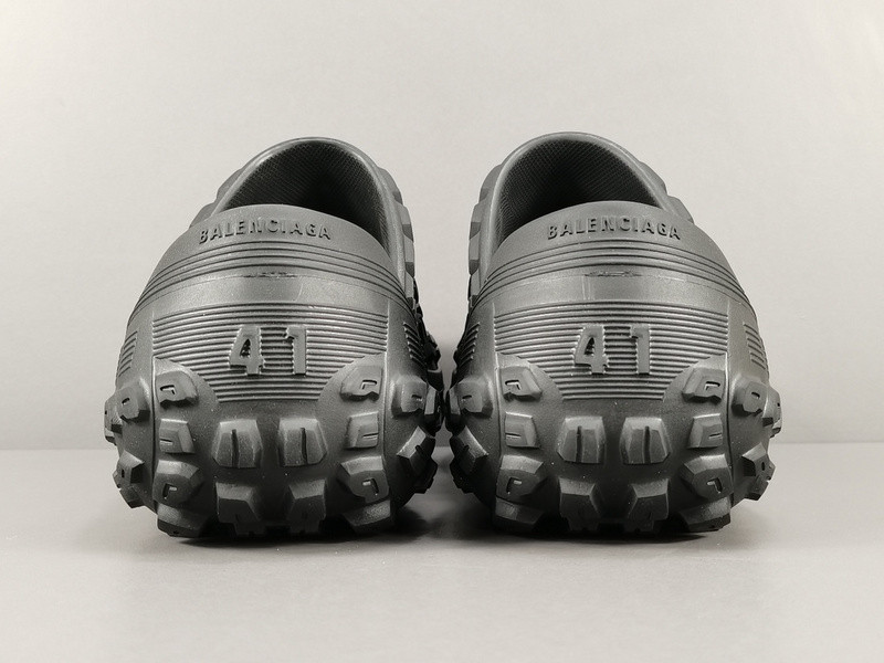 Ba*len*cia*ga bouncer clog