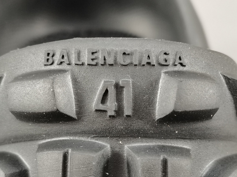 Ba*len*cia*ga bouncer clog