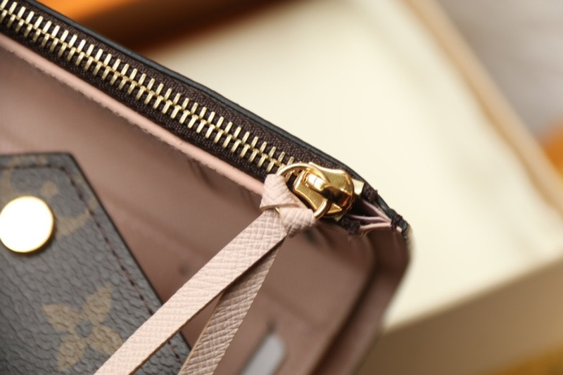 LV Wallet (Lining:Pink)