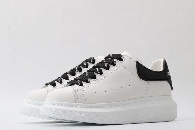 ALEXANDER MCQUEEN SNEAKER