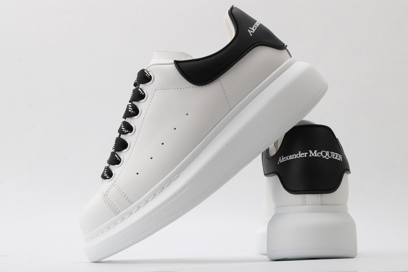 ALEXANDER MCQUEEN SNEAKER