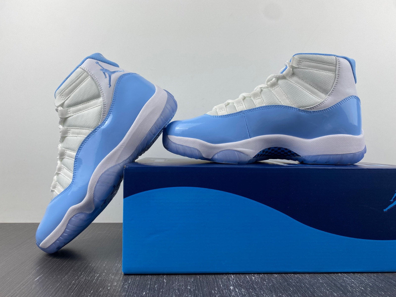Air Jordan 11 WMNS CT8012-141