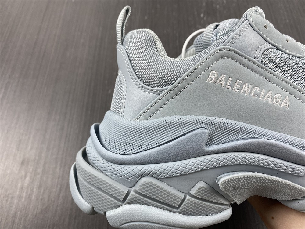 Ba*len*cia*ga triple s 524339 w2fw1 4700