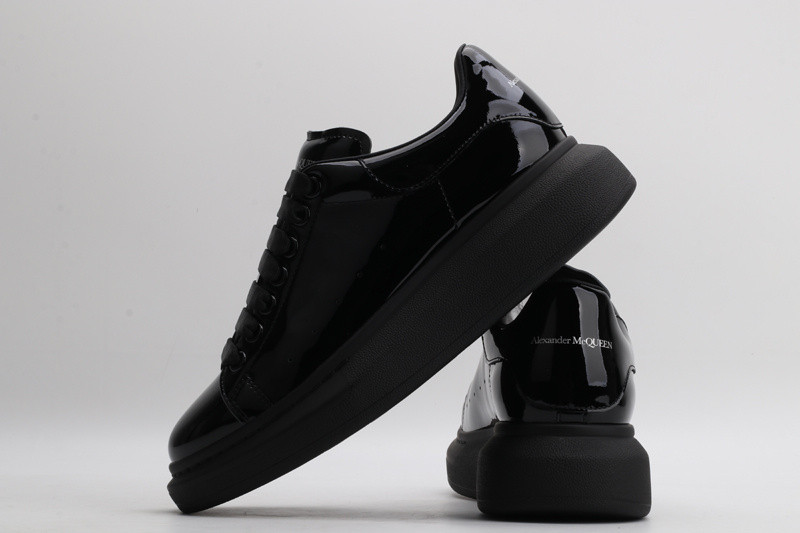 ALEXANDER MCQUEEN SNEAKER