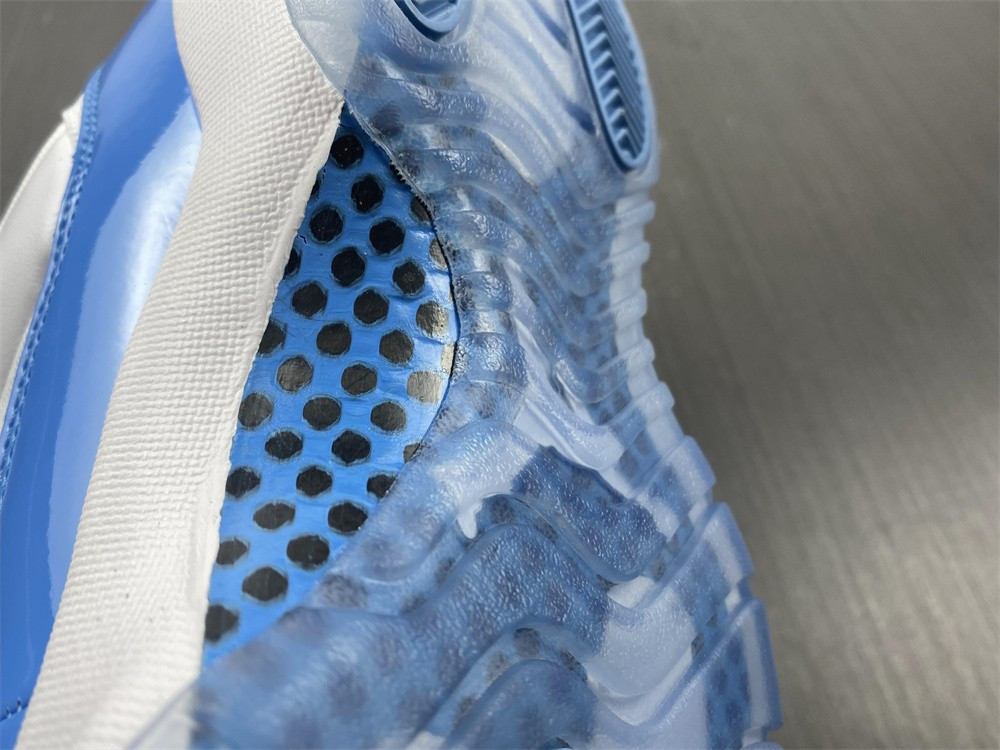 Jordan 11 Retro Low University Blue (2017) 528895-106