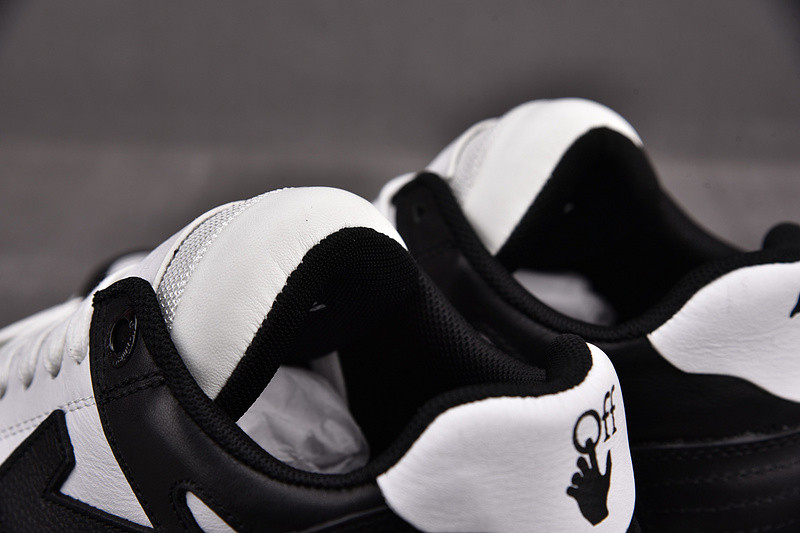 Off-White c/o Virgil Abloh