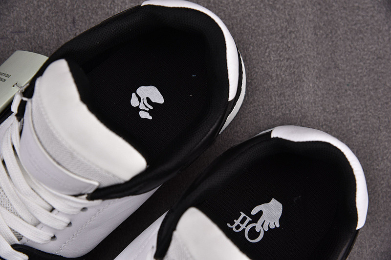 Off-White c/o Virgil Abloh