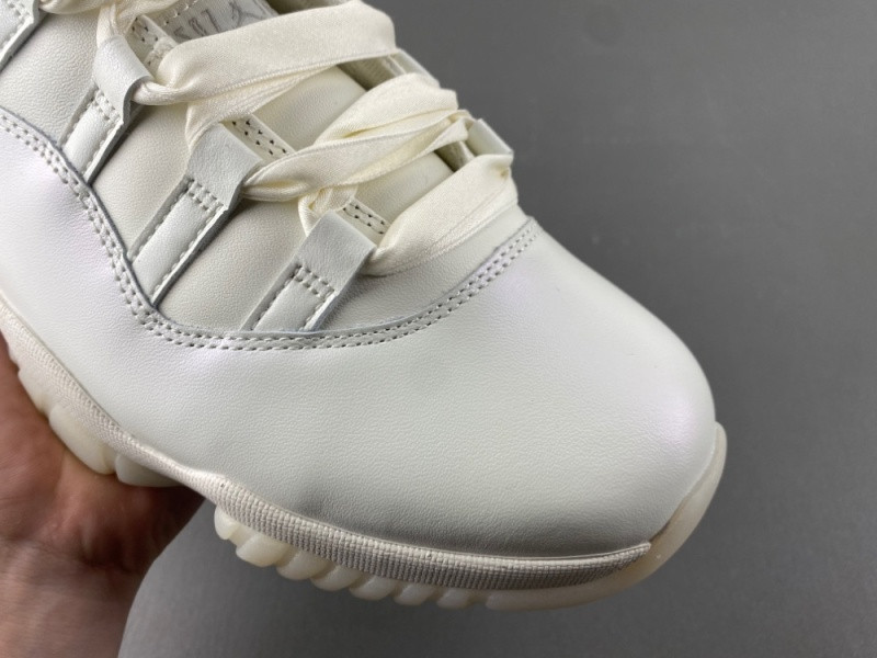 Jordan W Air Jordan 11 Retro Pearl AR0715-110