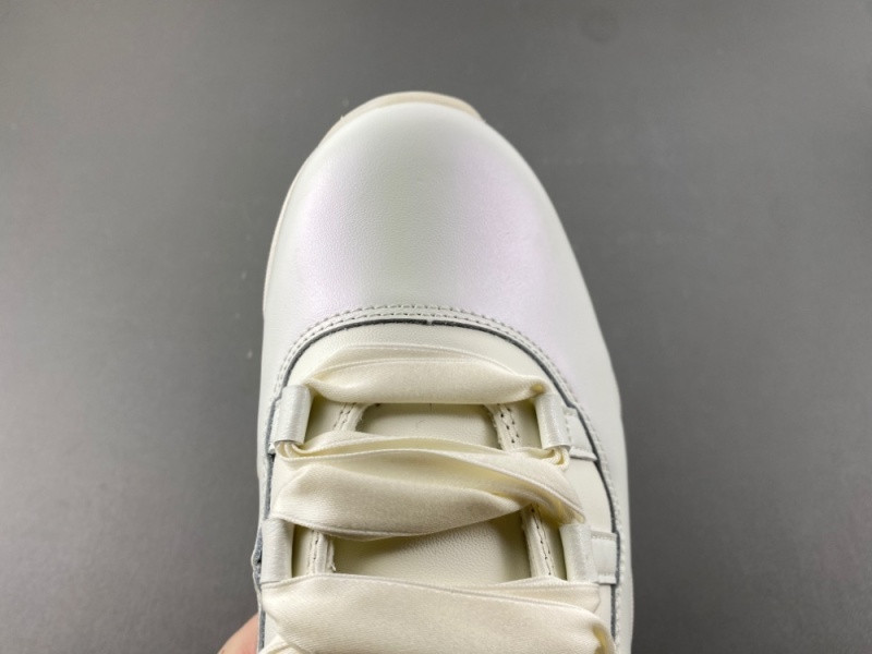 Jordan W Air Jordan 11 Retro Pearl AR0715-110