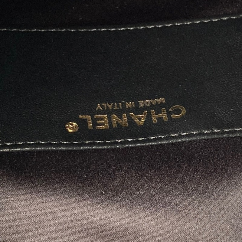 Ch**el shopping bag in shiny lambskin (as5740)