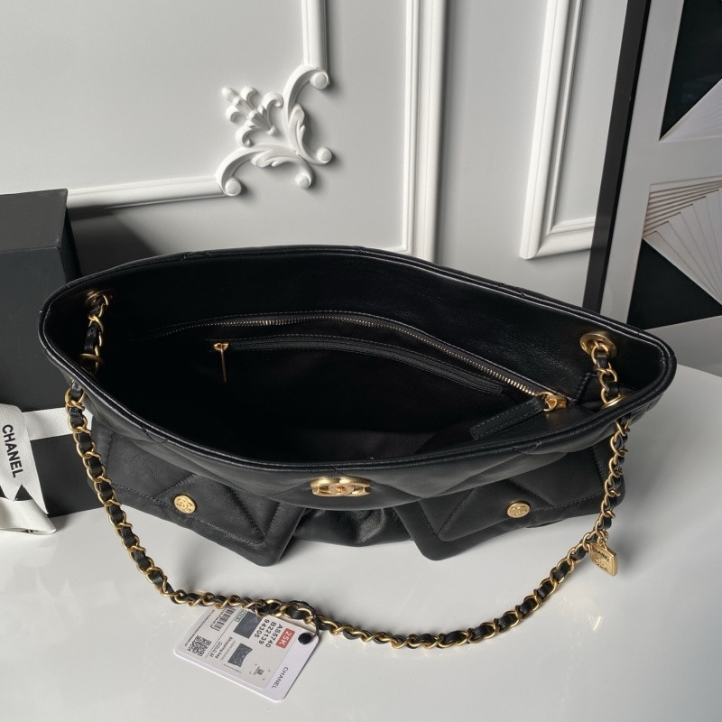 Ch**el shopping bag in shiny lambskin (as5740)