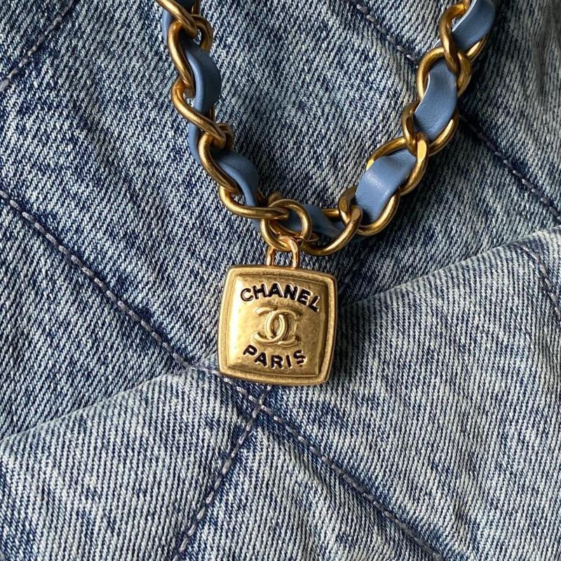 Ch**el shopping bag in shiny lambskin (as5740)