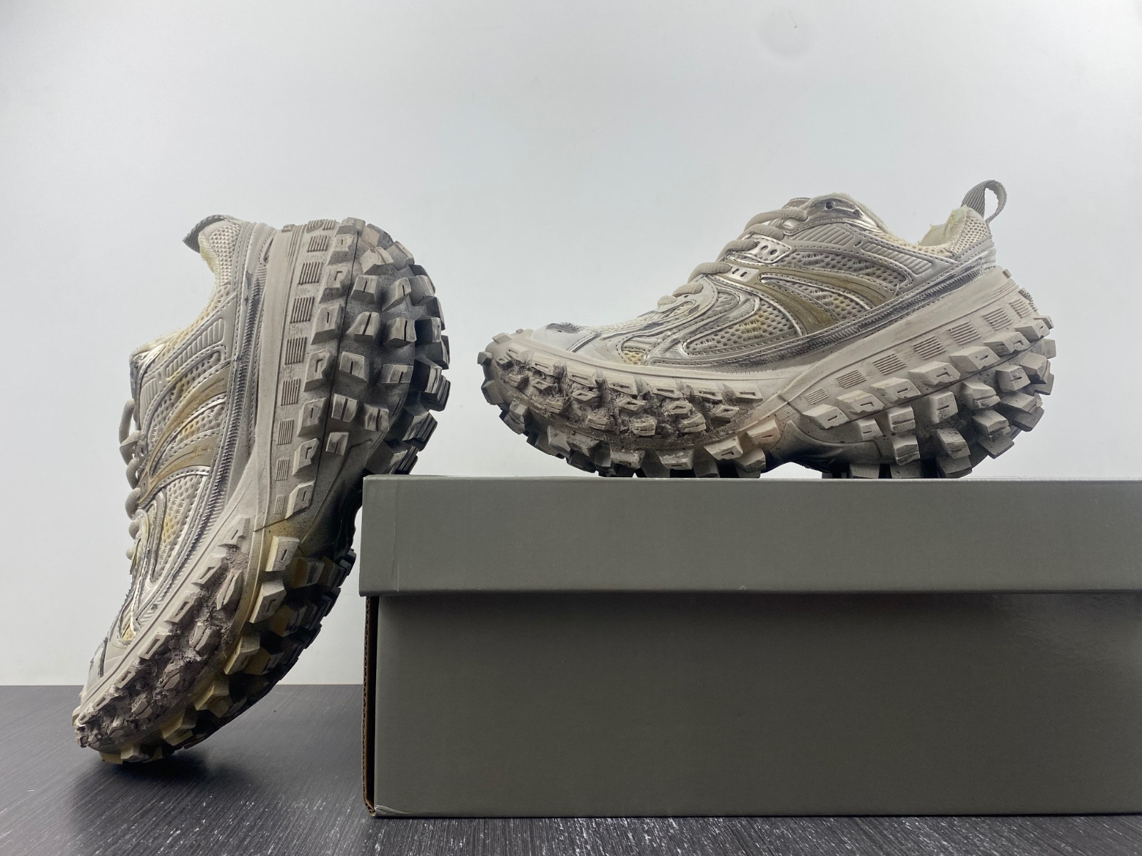 Ba*len*cia*ga bouncer chunky-sole sneakers