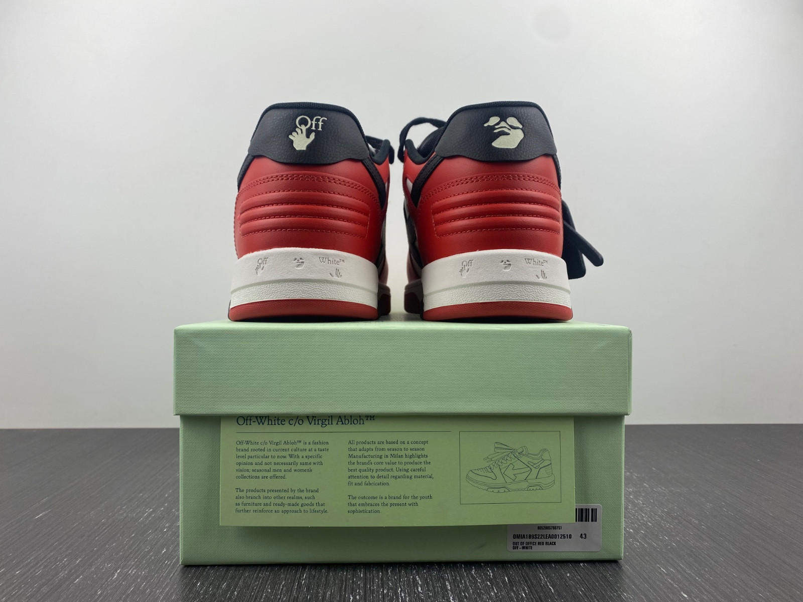 Off-White c/o Virgil Abloh