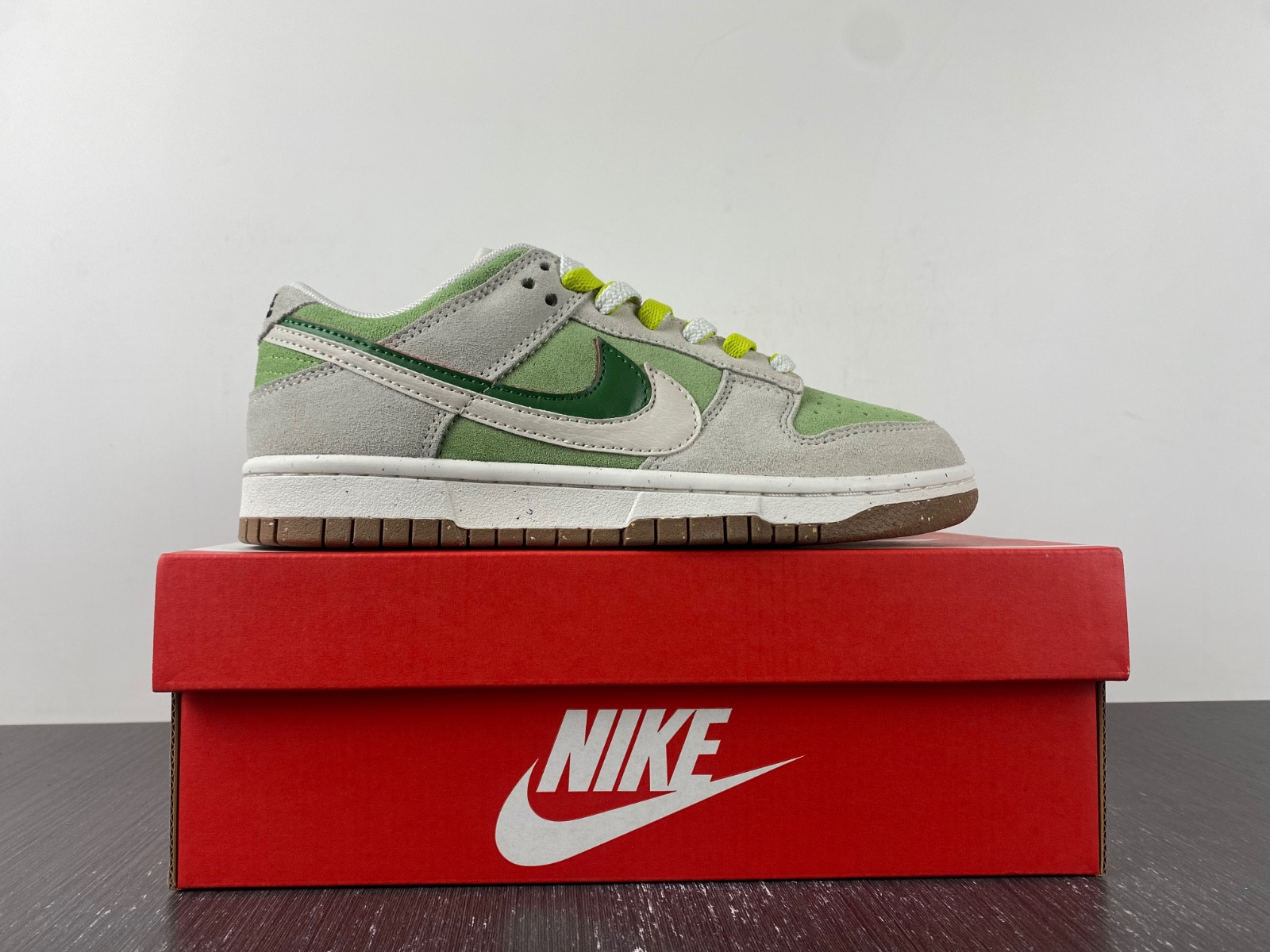 Nike Dunk Low SE 85 D09457 -100