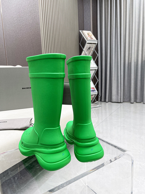 ba*len*cia*ga x Cr*0*s boot green
