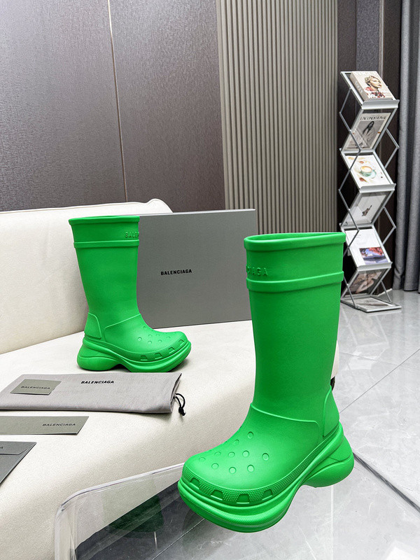 ba*len*cia*ga x Cr*0*s boot green