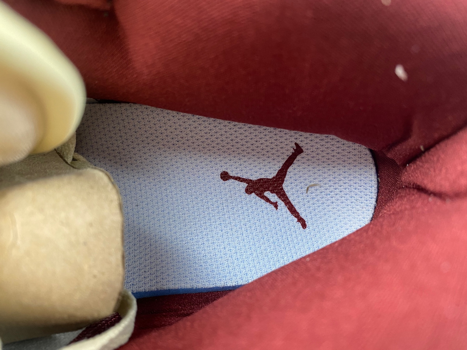 Air Jordan 1 Mid SE Wmns 