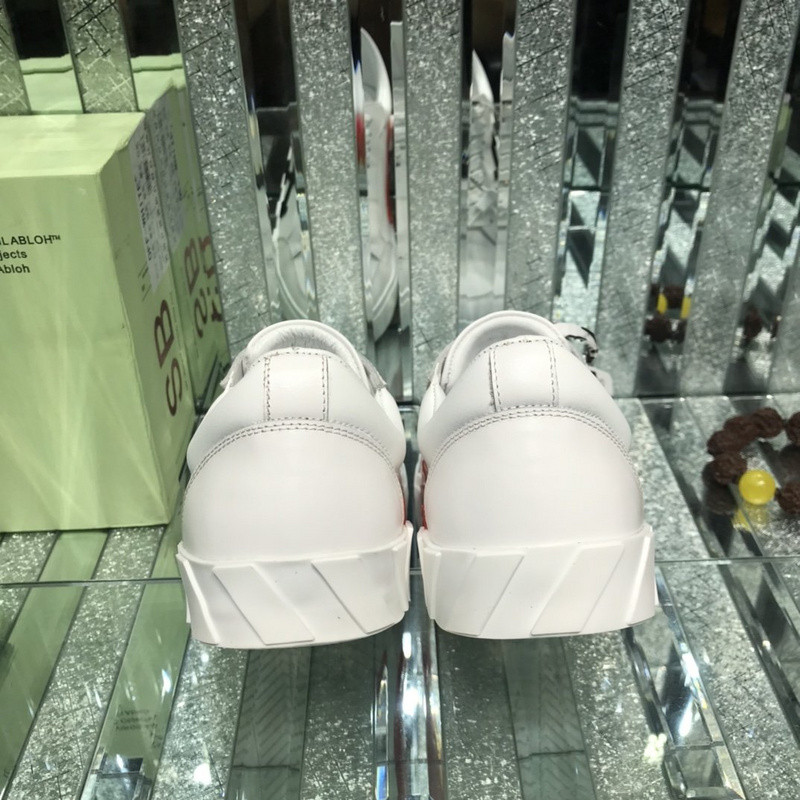 Off-White c/o Virgil Abloh