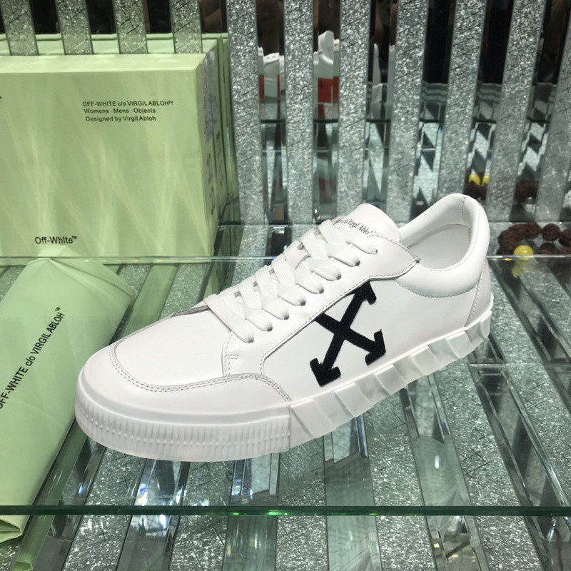 Off-White c/o Virgil Abloh