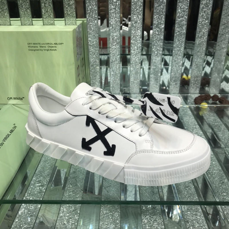 Off-White c/o Virgil Abloh