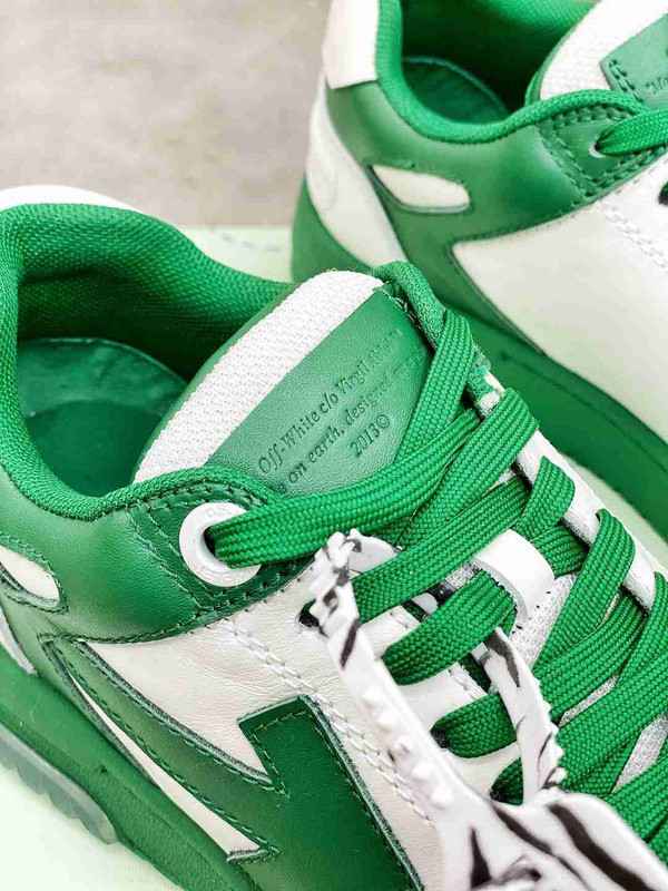 Off-White c/o Virgil Abloh