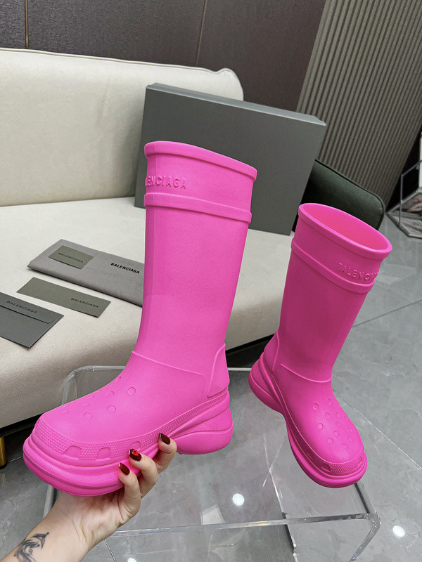 ba*len*cia*ga x Cr*0*s boot pink