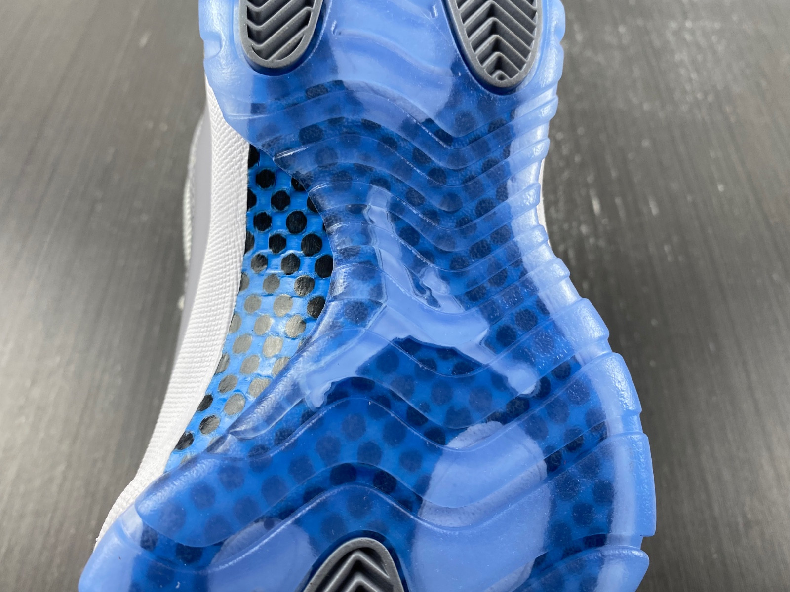 Air Jordan 11 Low “White Cement” AV2187-140