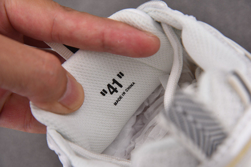 Off-White c/o Virgil Abloh