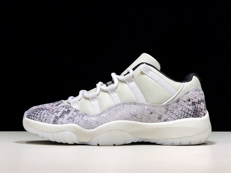 AIR JORDAN 11 RETRO LOW