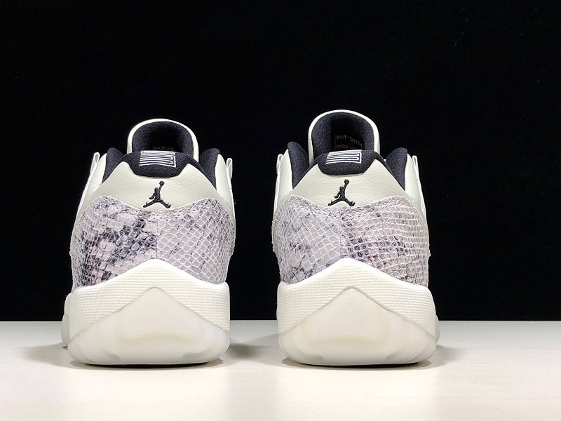 AIR JORDAN 11 RETRO LOW