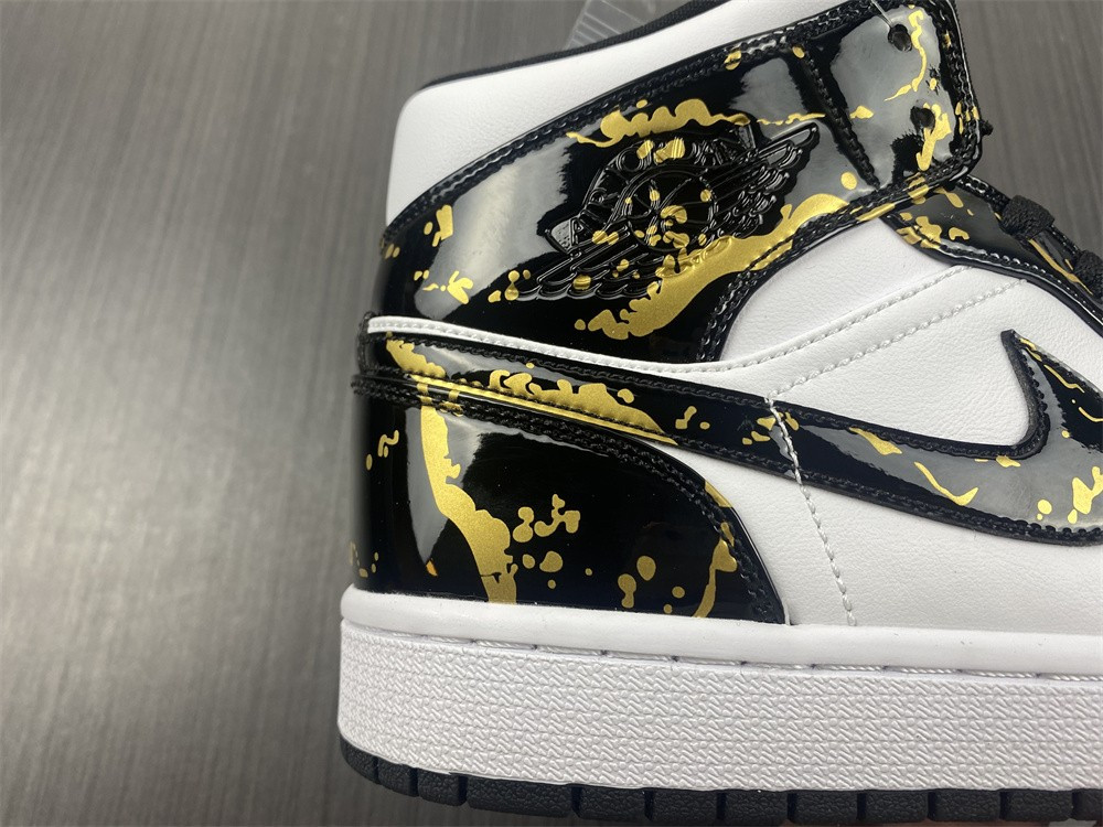 AIR JORDAN 1 MID 554724-132